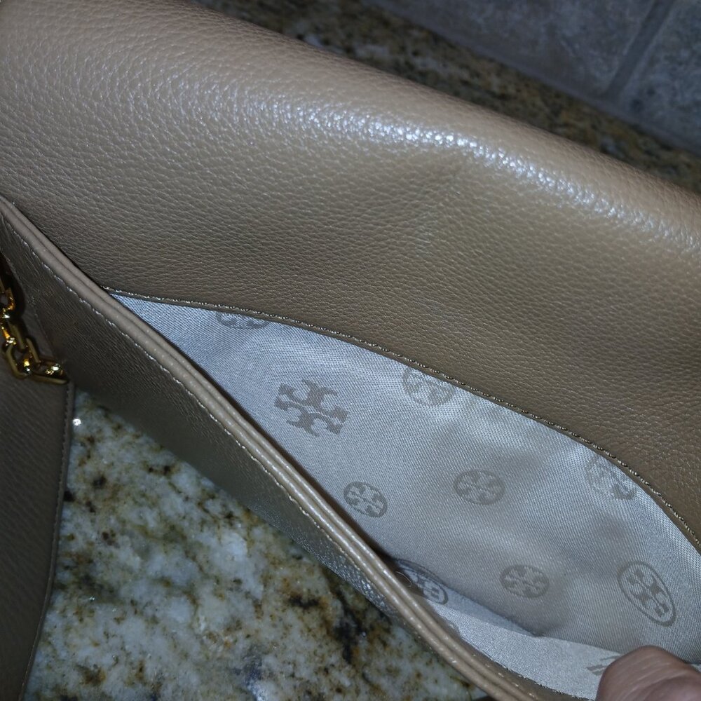 Tory Burch Pebbled Leather Perforated Logo Crossbody W/ A Dust Bag - Picture 4 of 10